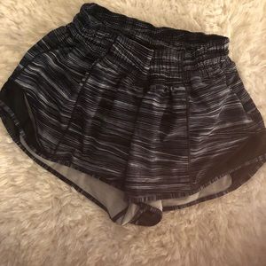 Lululemon Hotty Hot shorts